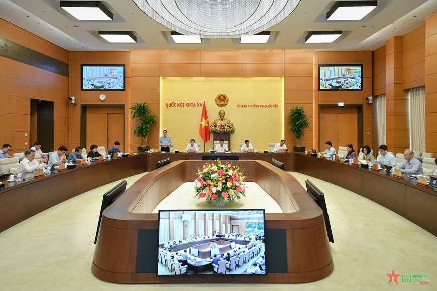 Ủy ban Thường vụ Quốc hội: Người tiêu dùng dịch vụ công có được bảo vệ quyền lợi?